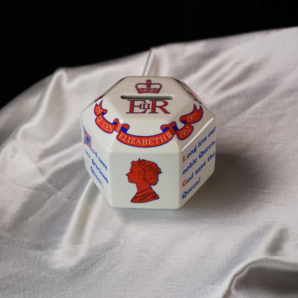 Vintage Adams QEII Silver Jubilee Money Box 1977 – Hexagonal Coin Bank, God Save the Queen Anthem, Royal Tunstall English Earthenware
