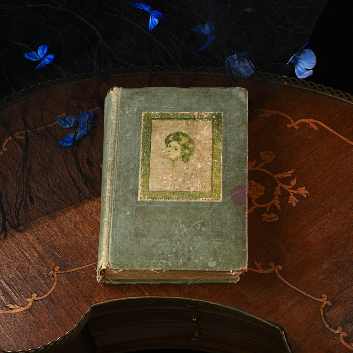 中文物件研究报告｜L. M. Montgomery《Anne of Avonlea》（Boston: L. C. Page & Company, MDCCCCIX = 1909｜版权页印 Third Impression, September 1909｜George Gibbs 彩色贴画封面）