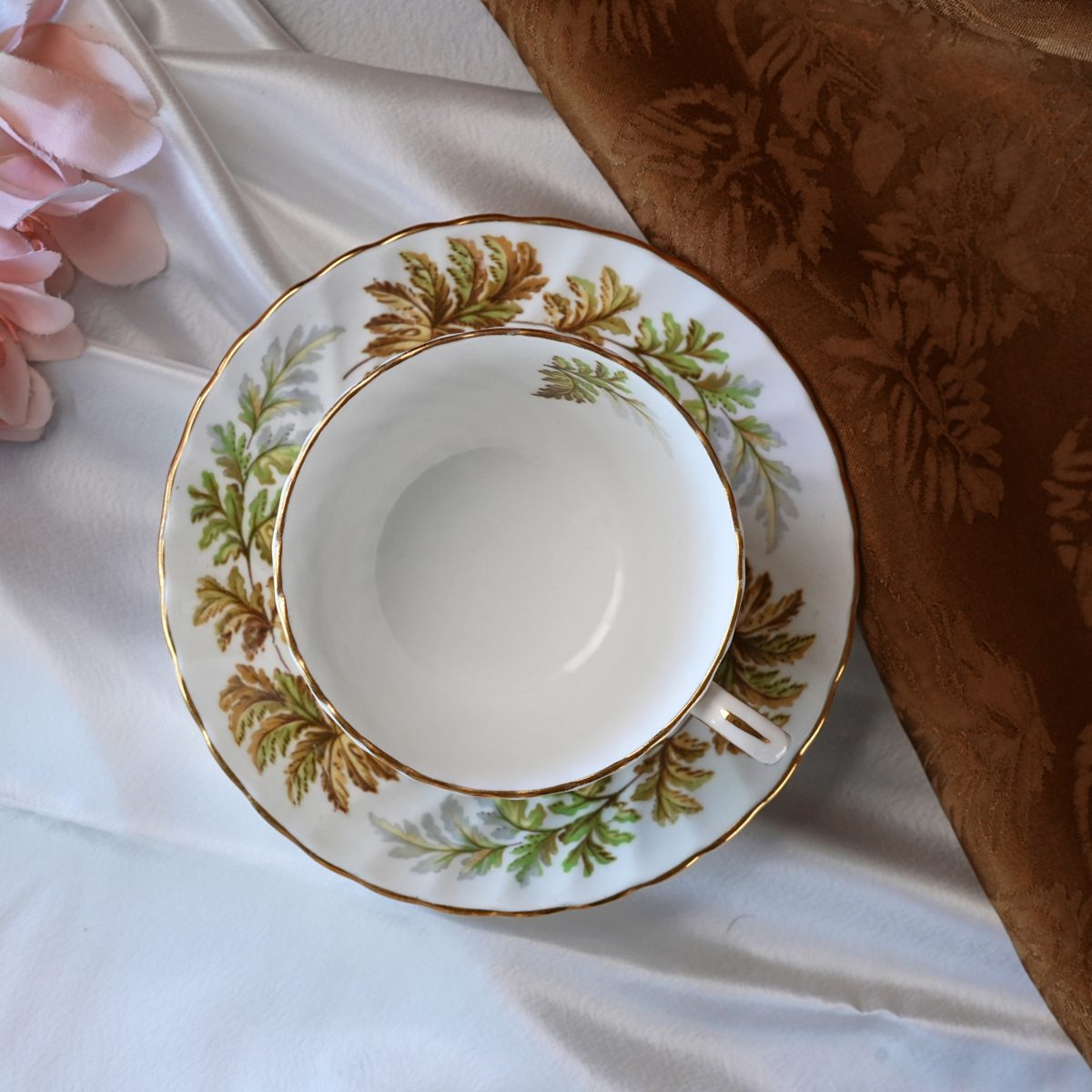 Vintage Aynsley Fern Leaf Teacup and Saucer photo 3
