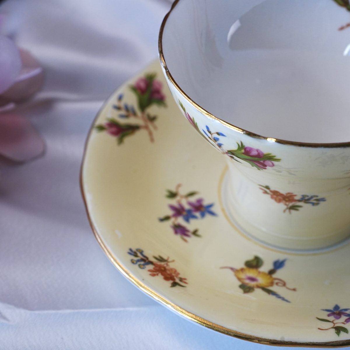 Vintage Aynsley Gaiety Teacup & Saucer photo 2