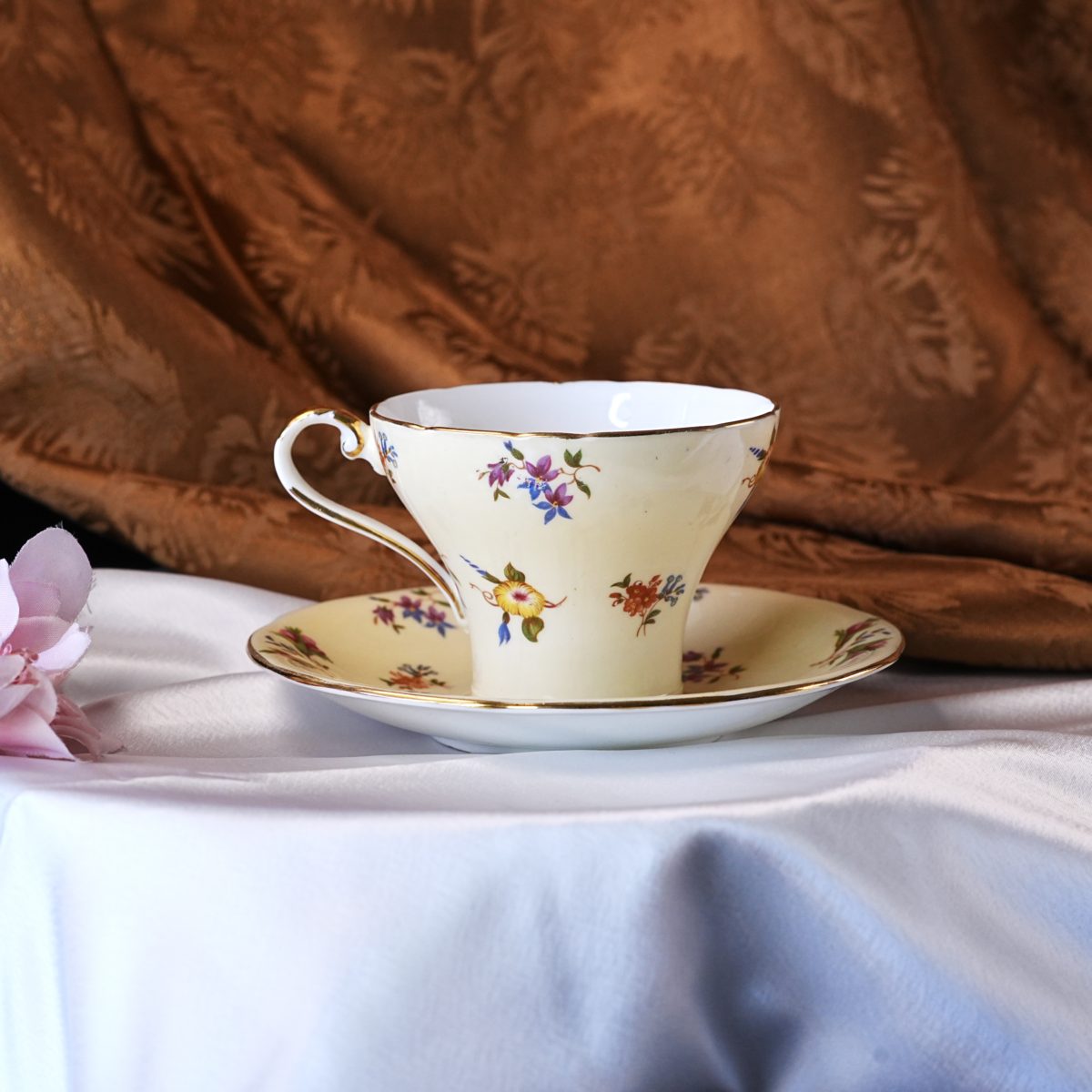 Vintage Aynsley Gaiety Teacup & Saucer photo 4