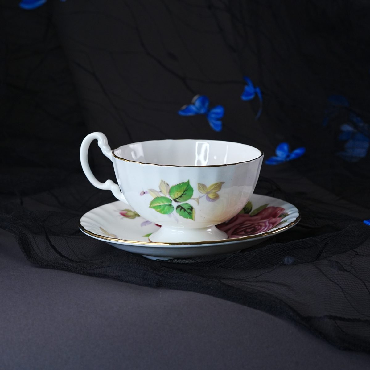 Vintage Aynsley Hand-Tinted Cabbage Rose Teacup & Saucer photo 3