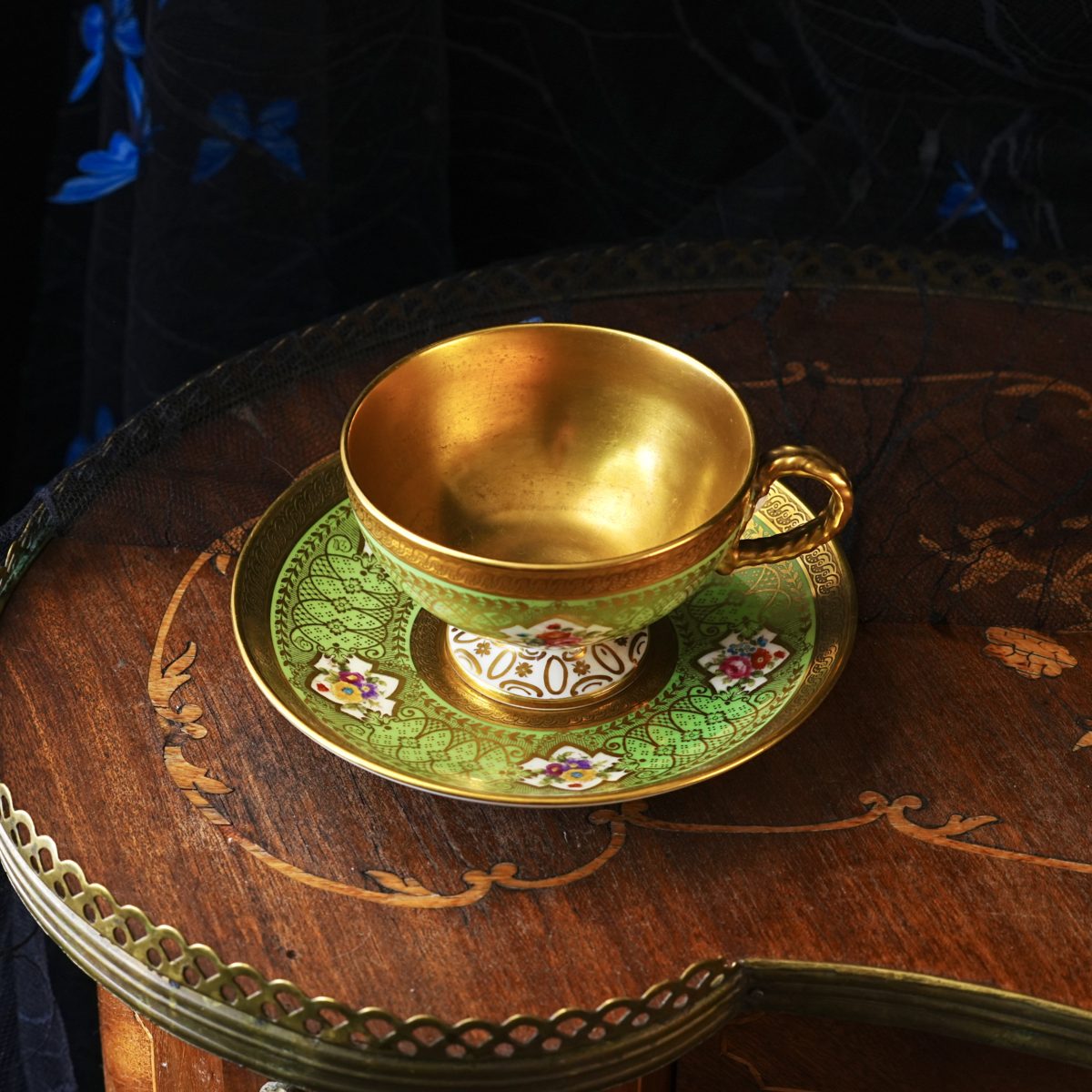 Antique Cauldon Apple Green Cabinet Teacup Saucer photo 2