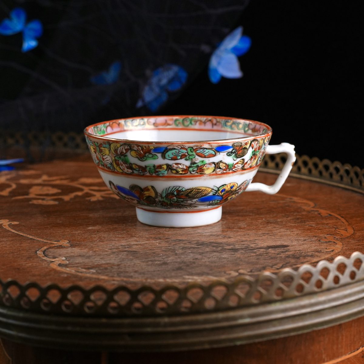 Antique Chinese Export Butterfly Teacup – Famille Rose Canton Enamel, Hand Painted Gilt, Angular Handle, Cup Only, 1890s–1900s