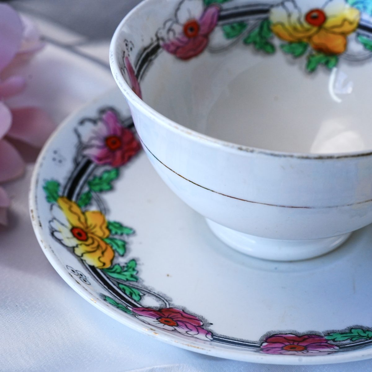 Vintage Art Deco Anemone Teacup and Saucer photo 2