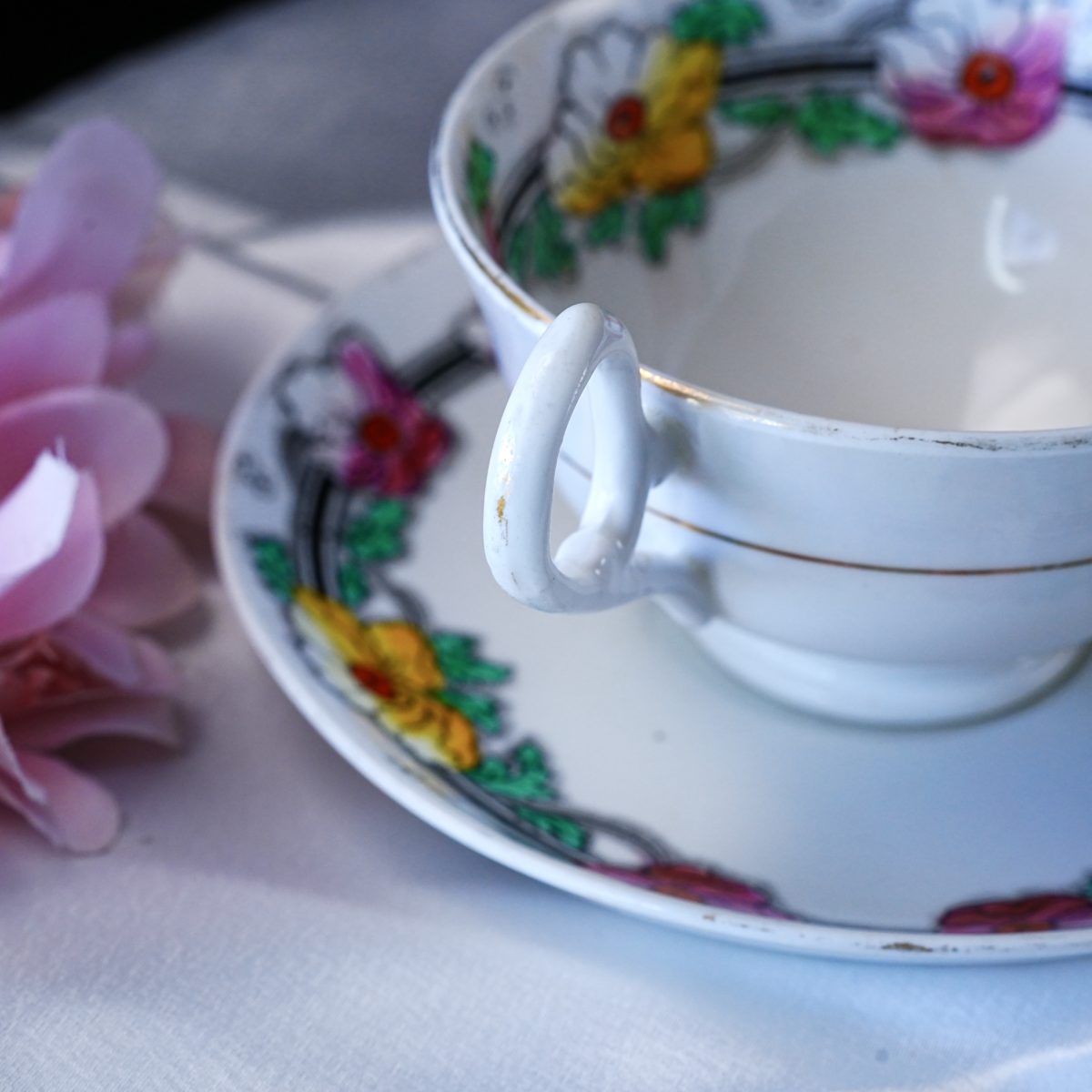Vintage Art Deco Anemone Teacup and Saucer photo 3