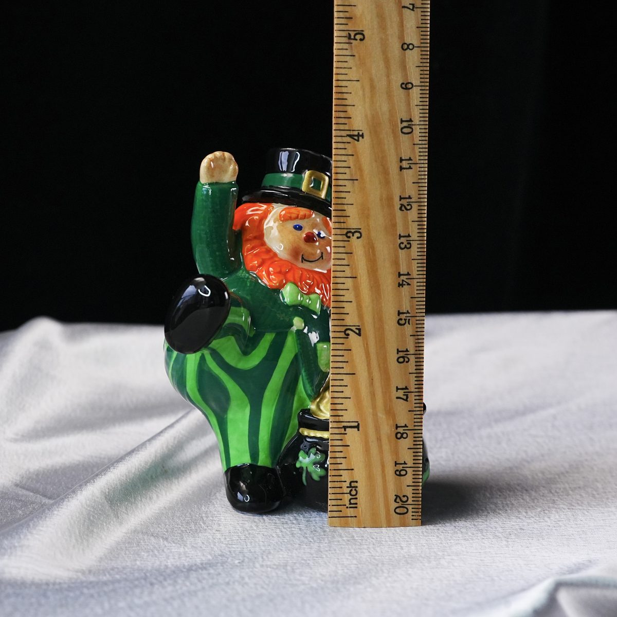 Vintage Fitz and Floyd "Luck O' The Irish" Leprechaun with Pot of Gold Figurine photo 3