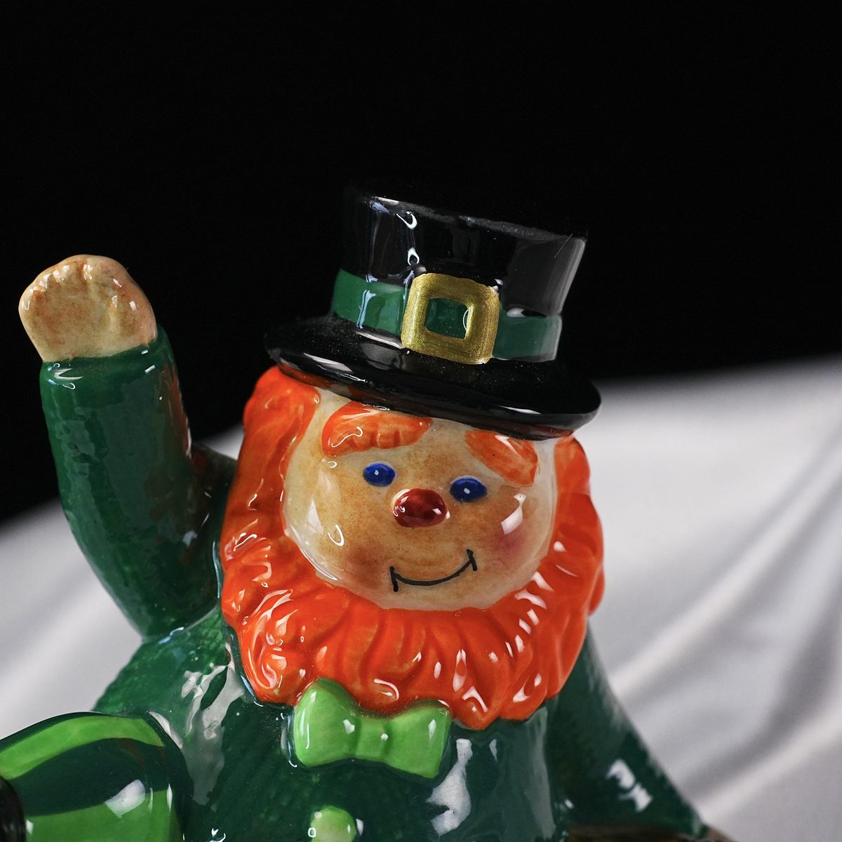 Vintage Fitz and Floyd "Luck O' The Irish" Leprechaun with Pot of Gold Figurine photo 4