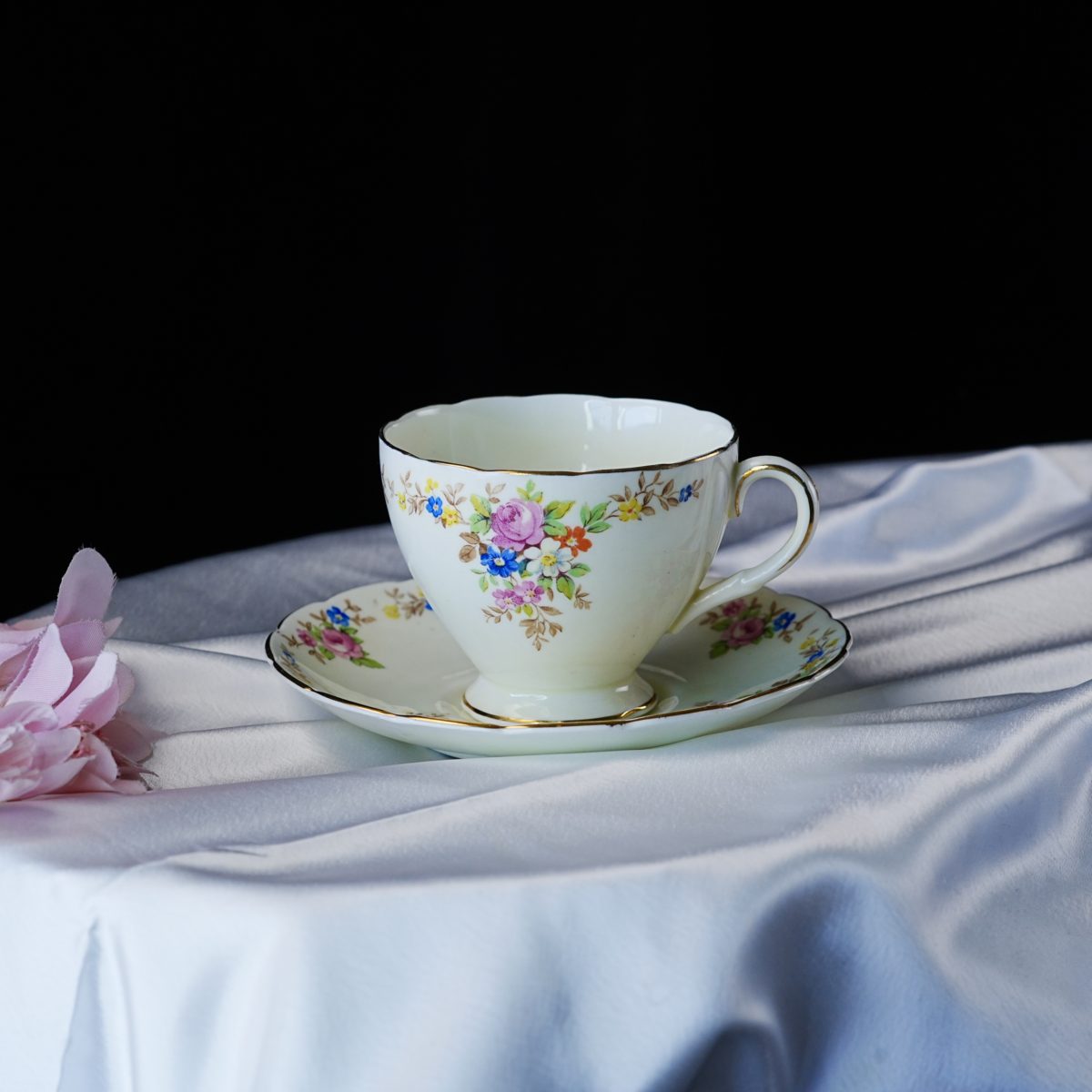 Vintage Foley China Floral Spray Teacup and Saucer – Pink Roses, Cream Ground, Brown-Gold Foliage, Scalloped Rim, Bone China, England 1940s
