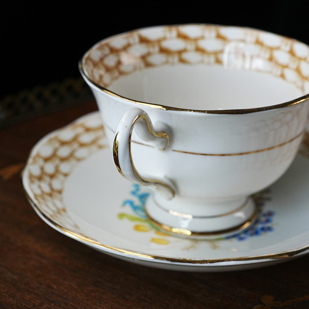 Gold Basket Weave Border Floral Bouquet Teacup photo 3