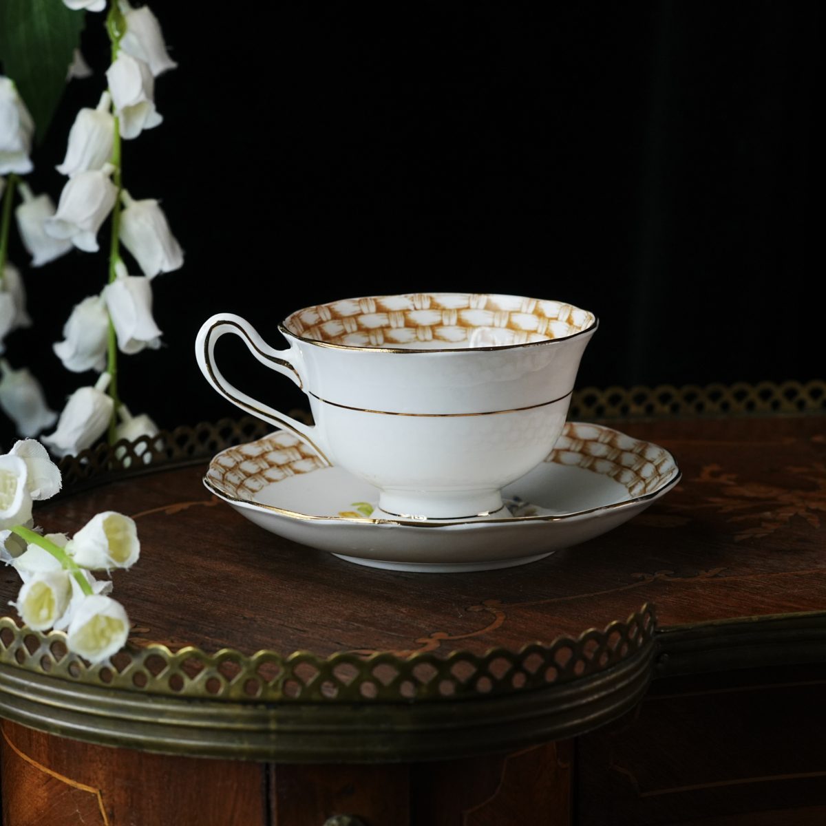 Gold Basket Weave Border Floral Bouquet Teacup photo 4