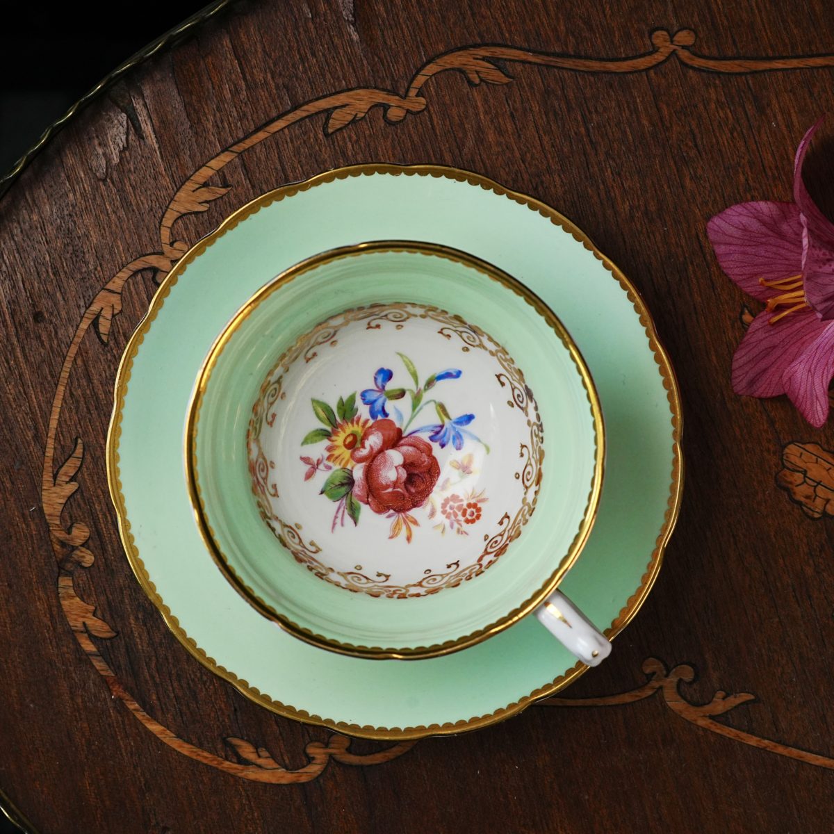 Vintage Grosvenor Apple Green Teacup & Saucer – Cabbage Rose Bouquet, Gilt Scalloped Rim, Gold Filigree, Bone China, England 1940s