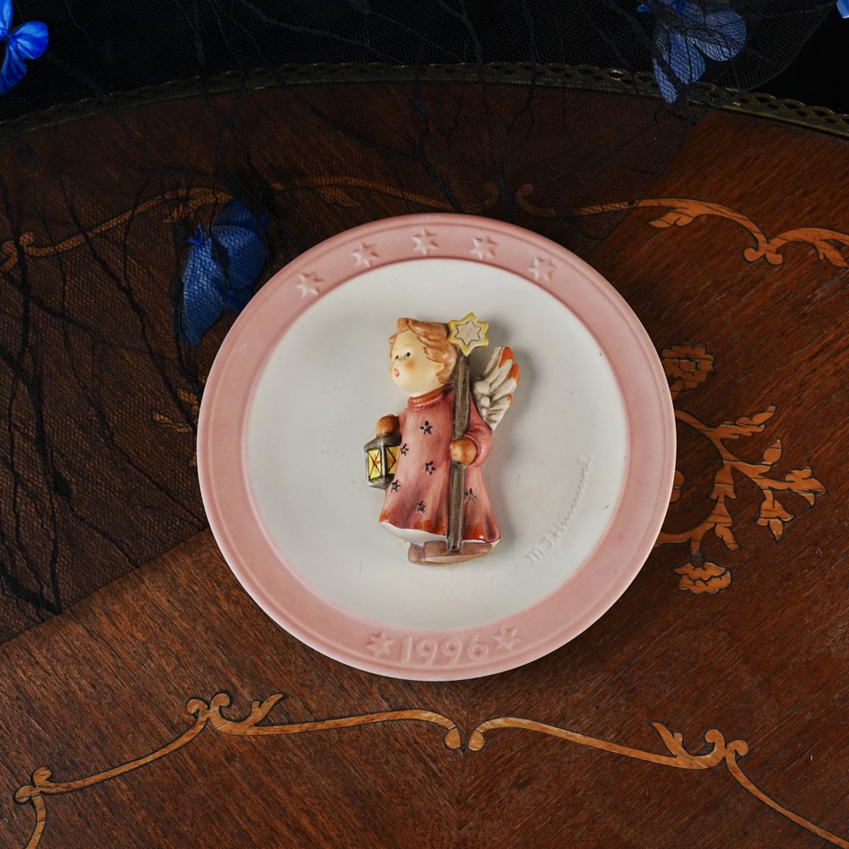 Vintage Goebel M.I. Hummel Annual Christmas Plate photo 3