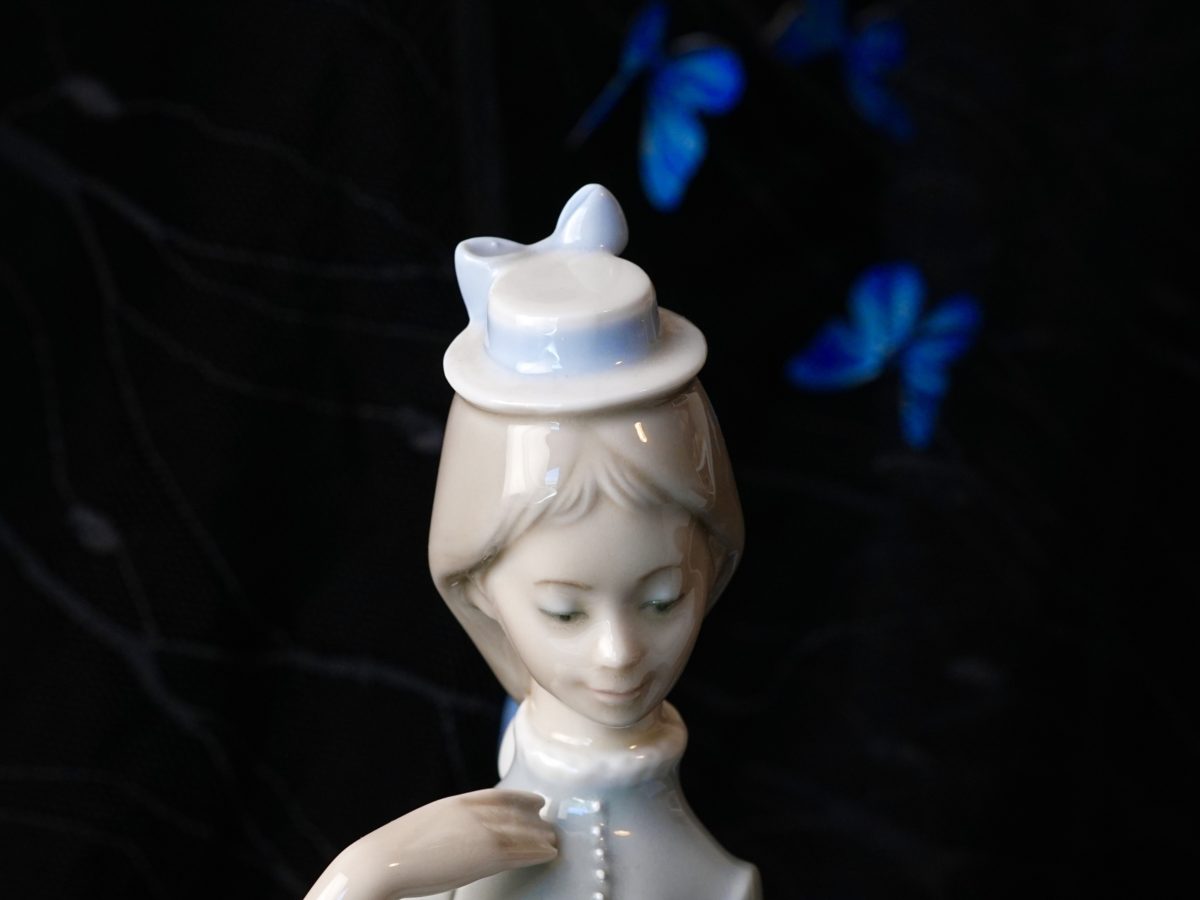 Vintage Lladro A Walk with the Dog Figurine 4893 photo 3