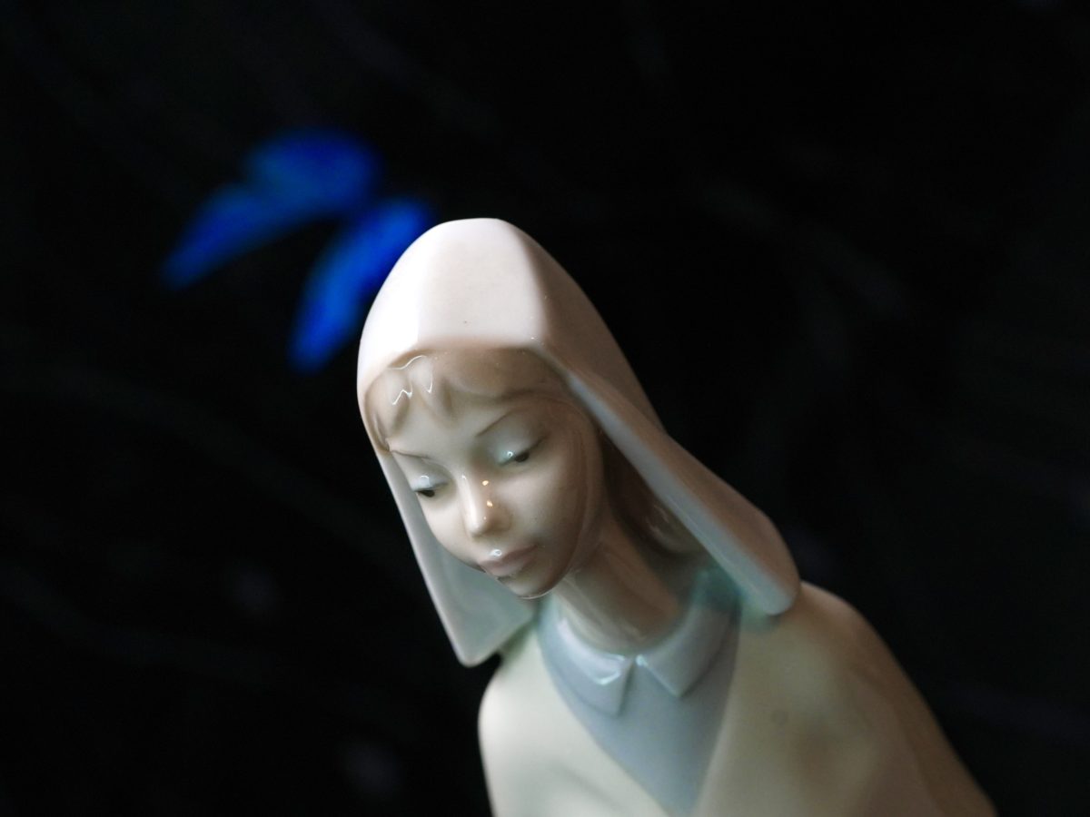 Vintage Lladro Shepherdess with Dog Figurine 1034 photo 4