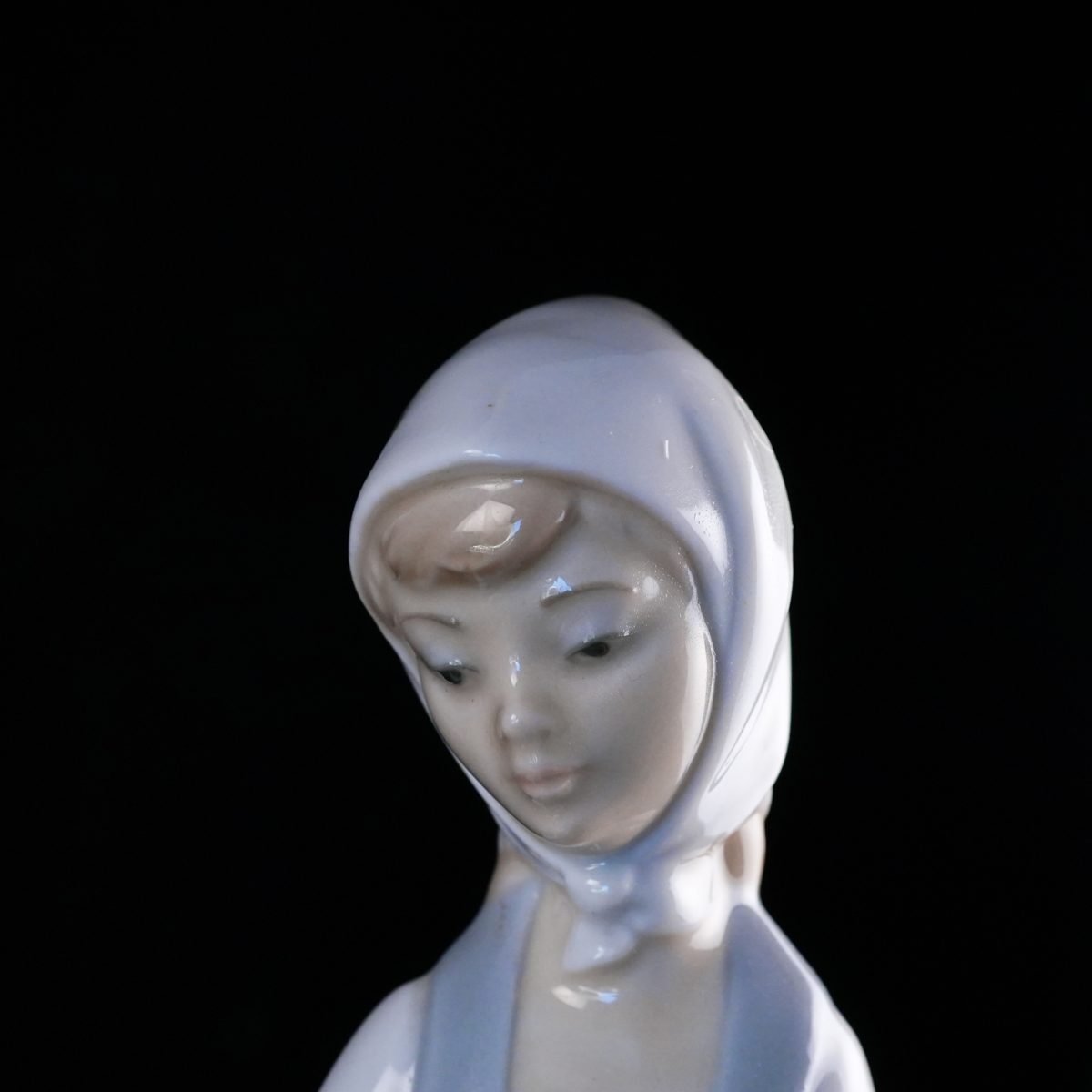 Vintage Lladro Shepherdess with Dove Figurine 4660 photo 5