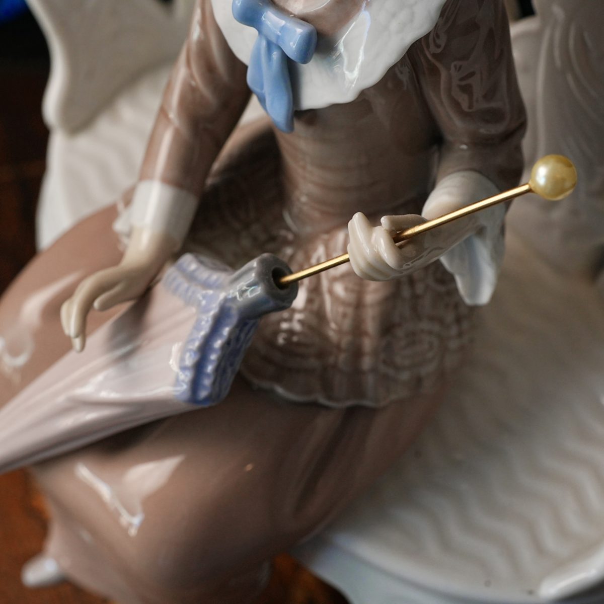 Vintage Lladro Waiting in the Park Figurine 1374 photo 4