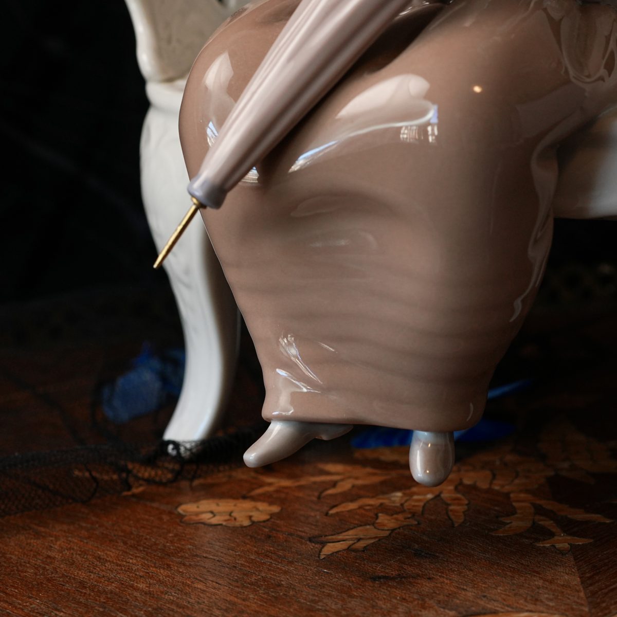 Vintage Lladro Waiting in the Park Figurine 1374 photo 5
