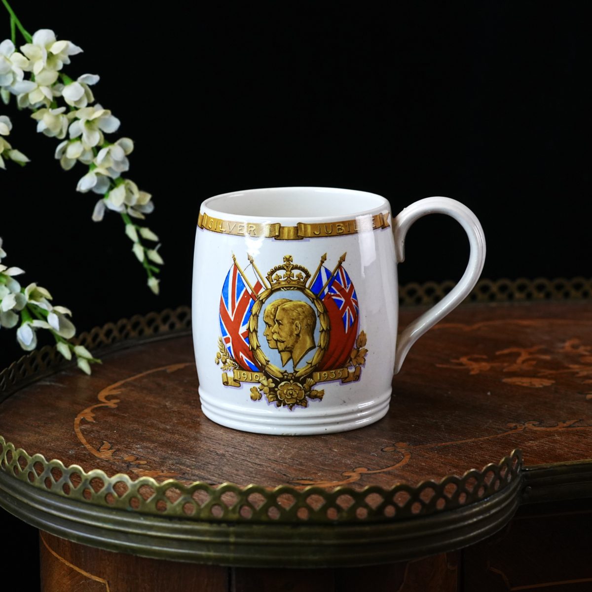 Vintage Maddock Royal Vitreous George V Silver Jubilee Mug – 1910–1935, Official Design, Union Jack, Gold Portrait, England 1935