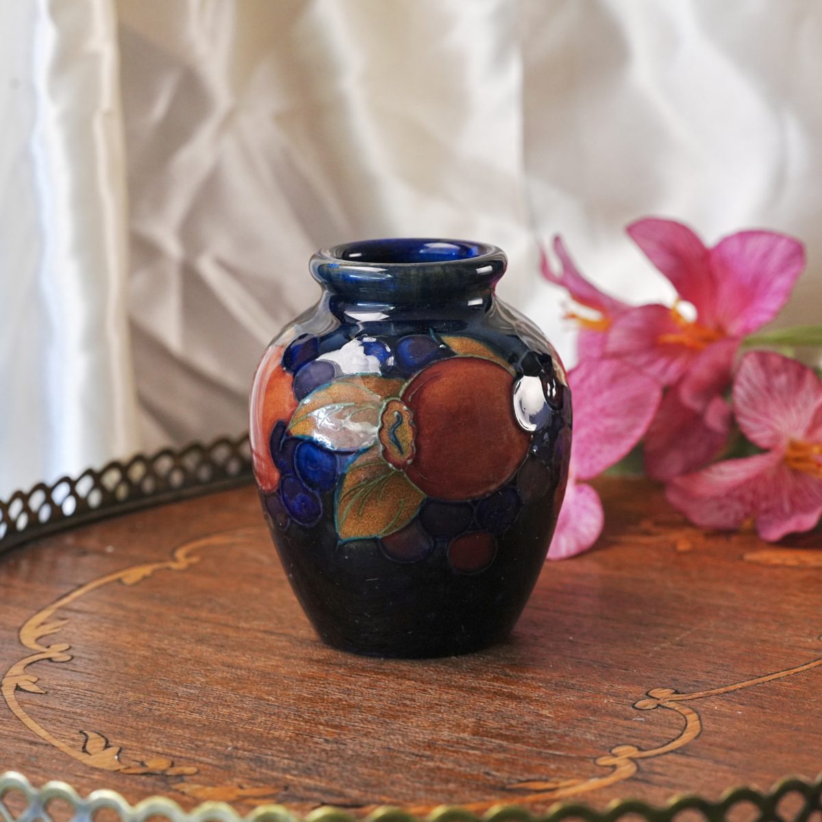 Antique Moorcroft Pomegranate Vase – Cobalt Blue, Tube-Lined Fruit & Berries, Impressed Made in England Mark, Art Pottery, 1920s