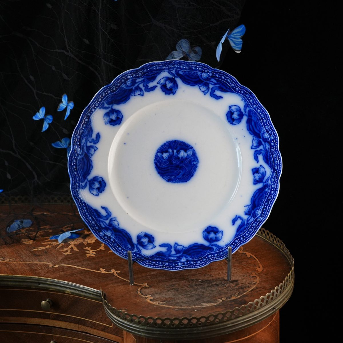 Antique New Wharf Pottery Geneva Flow Blue Plate – Art Nouveau Cobalt Tulips, Semi-Porcelain Staffordshire England, Scalloped Rim, 1890s