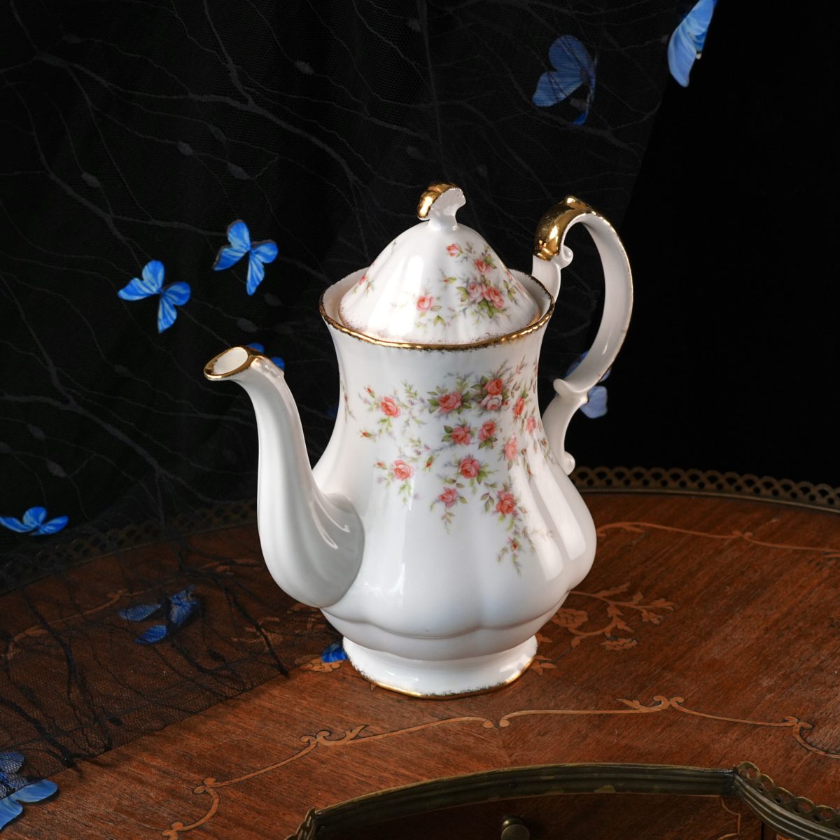 Vintage Paragon Victoriana Rose Teapot – Pink Roses & Gold, Fine Bone China Royal Warrant, Fluted Baluster Shape, Stoke-on-Trent 1980s