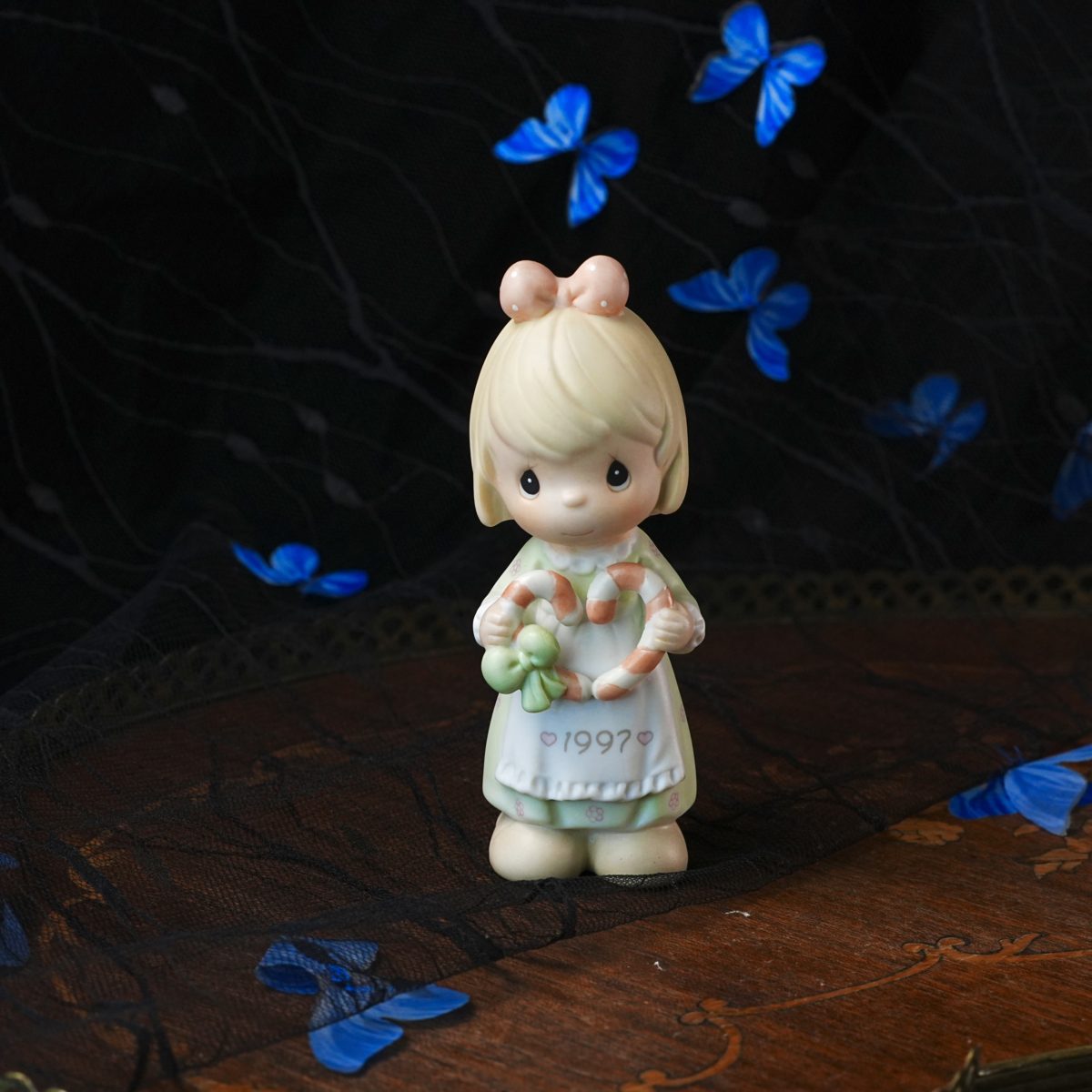 Vintage Precious Moments Cane You Join Us For A Merry Christmas – Girl with Candy Heart Wreath, Enesco Bisque Porcelain, Dated 1997