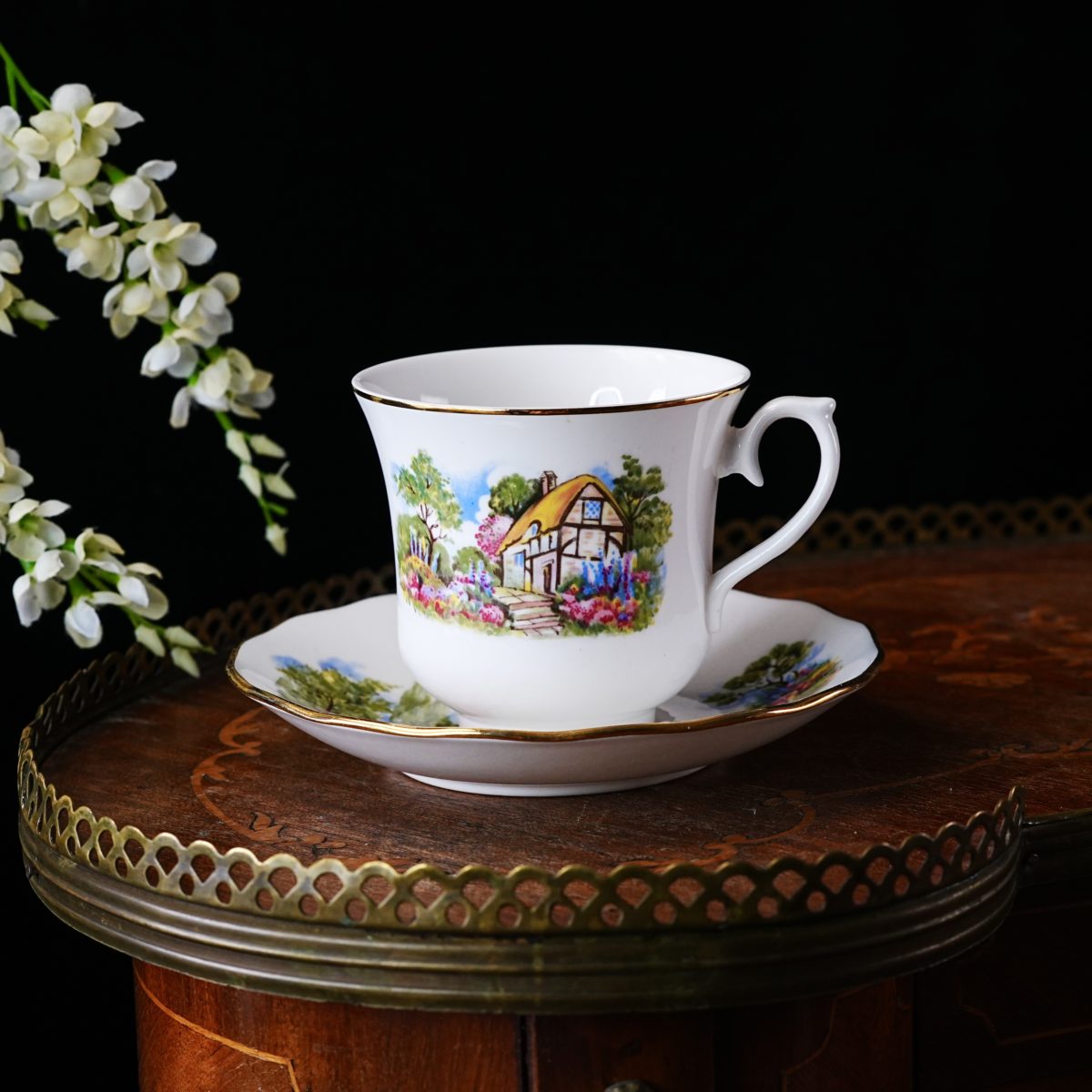 Vintage Queen Anne Cottage Garden Teacup and Saucer – English Thatched Cottage Scene, Bone China, Gold Rim, Scalloped Edge, England 1960s