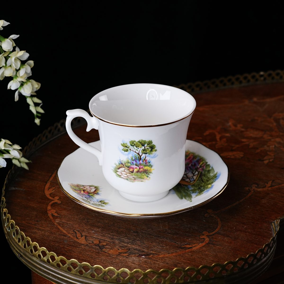 Vintage Queen Anne Cottage Garden Teacup and Saucer photo 4