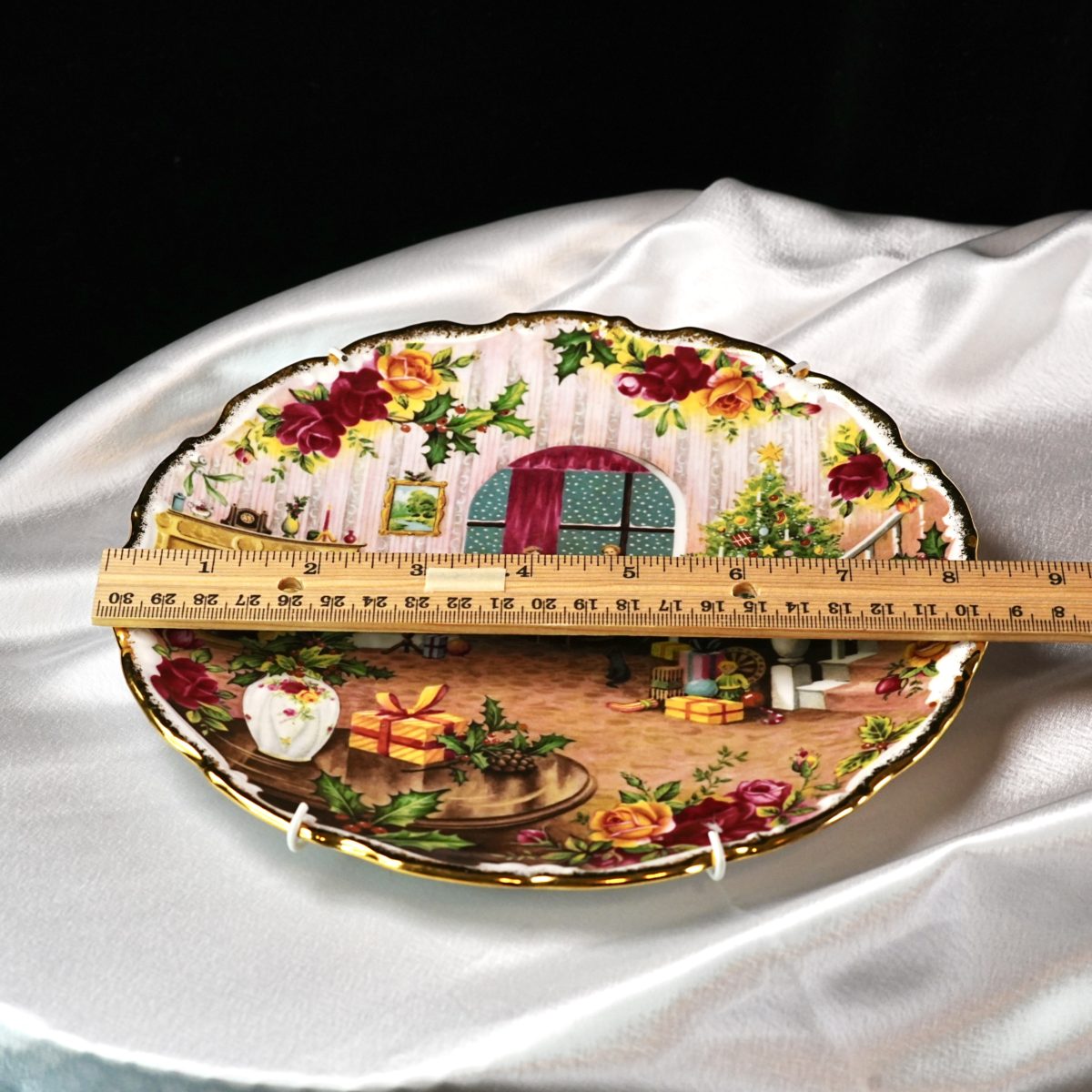 Vintage Royal Albert Christmas Magic Plate 1998 photo 5