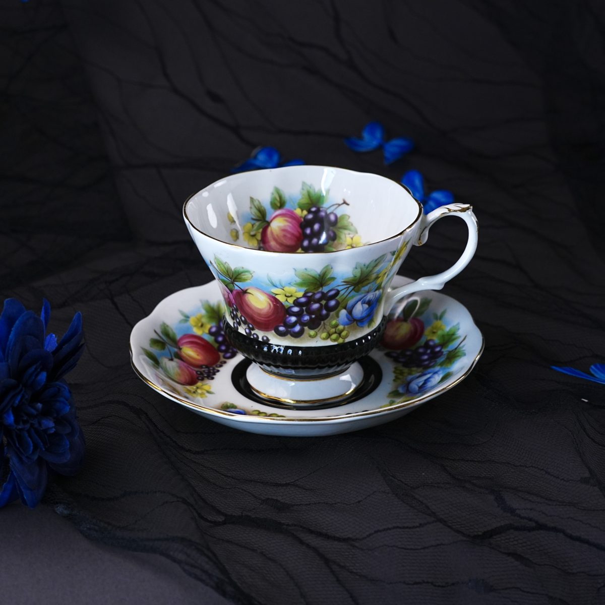 Vintage Royal Albert Country Fayre Kent Teacup & Saucer – Fruit Pattern, Apples Grapes Plums, Black Ribbed Foot, Bone China, England 1970s