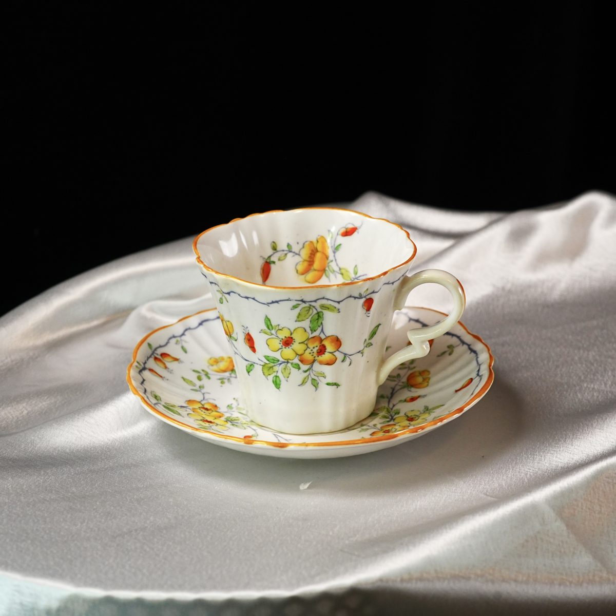 Vintage Royal Albert Crown China Teacup & Saucer – Buttercup Hand-Tinted, Fluted Shape, Pattern 9407, Pre-War Bone China, England 1930s