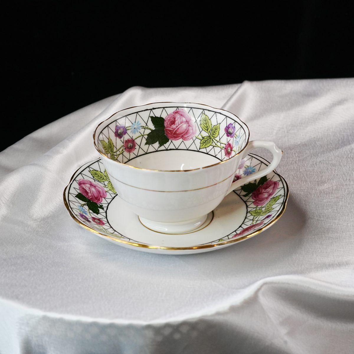 Antique Royal Albert Crown China Garden Trellis Teacup & Saucer – Hand-Painted Cabbage Roses, Black Lattice, Pattern 4429, England 1930s
