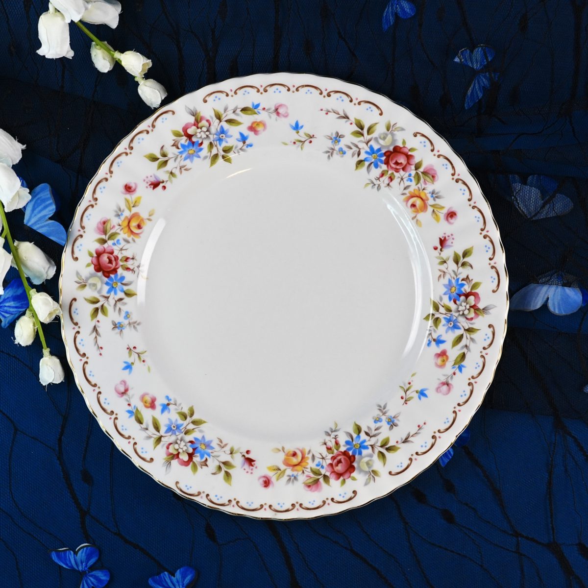 Vintage Royal Albert "Jubilee Rose" Dinner Plate photo 4