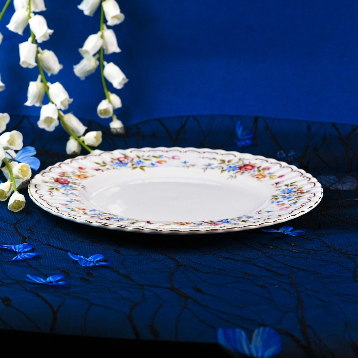 Vintage Royal Albert "Jubilee Rose" Dinner Plate photo 5