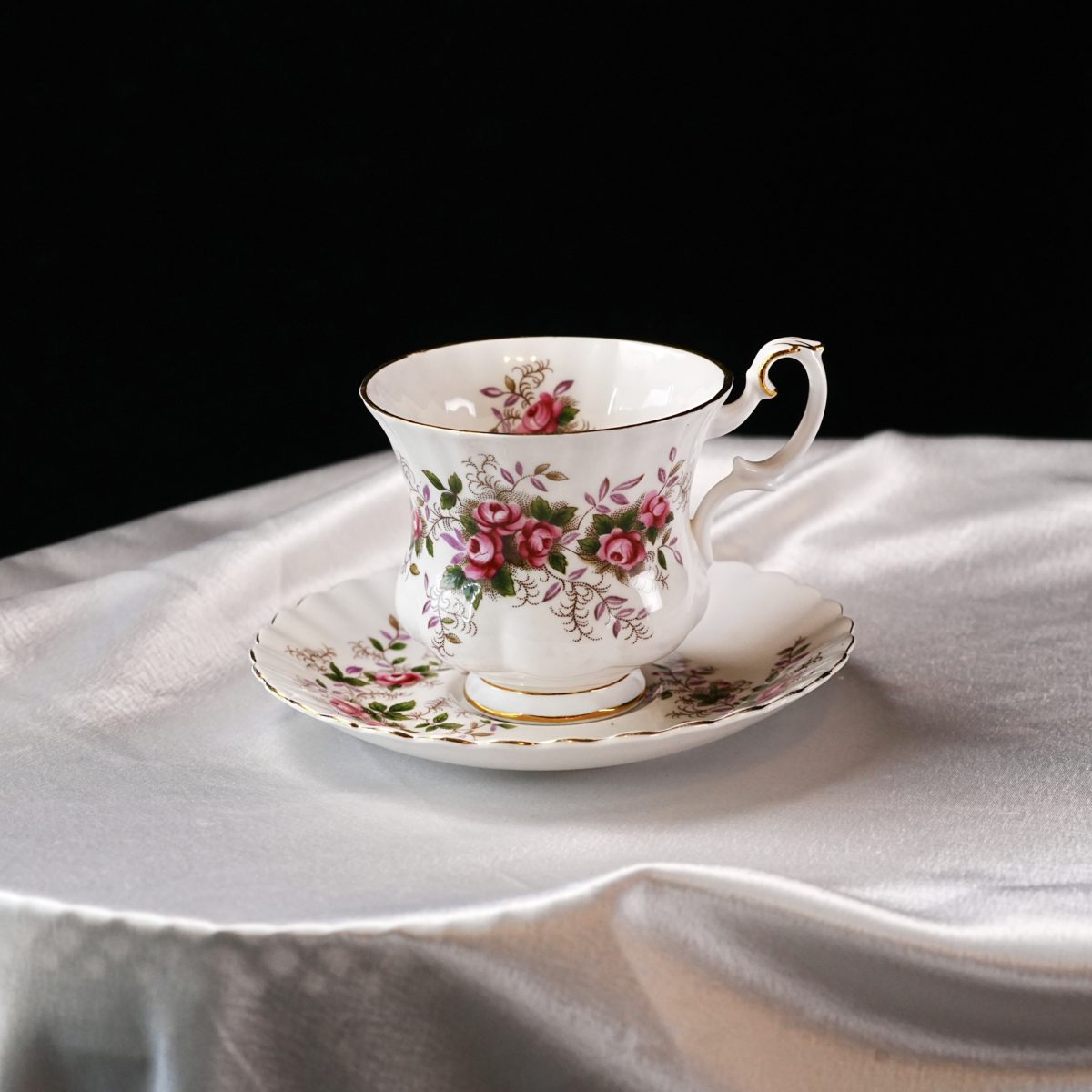 Vintage Royal Albert Lavender Rose Coffee Cup & Saucer – Smaller Size, Pink Cluster, Gold Filigree, Crocus Shape, Bone China, England 1970s