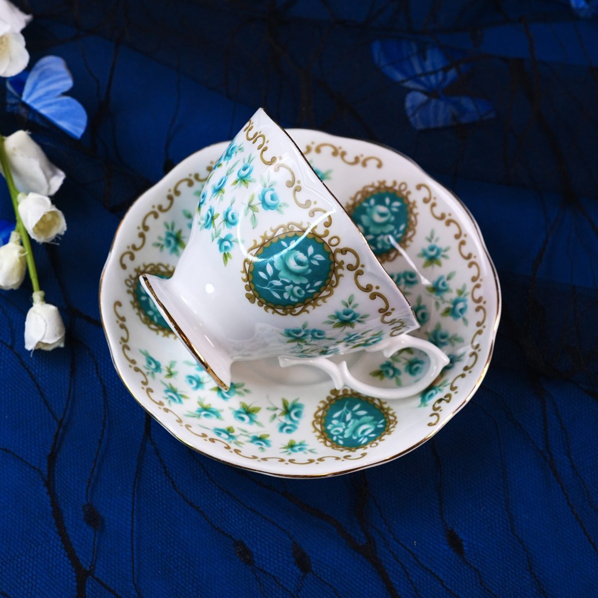 Vintage Royal Albert "Memento" Teacup & Saucer photo 5
