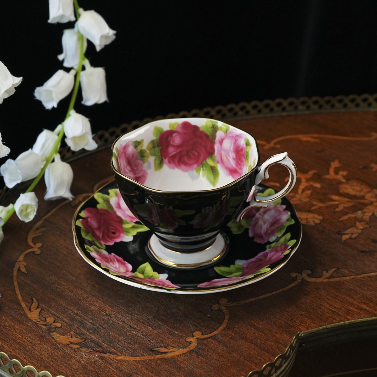Vintage Royal Albert Old English Roses Black Teacup & Saucer – Pink Cabbage Roses, Gilt Trim, Bone China, England Cottagecore 1960s