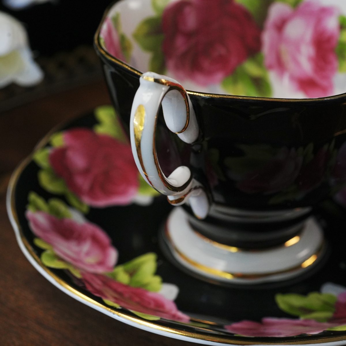 Vintage Royal Albert Old English Roses Black Teacup & Saucer photo 3