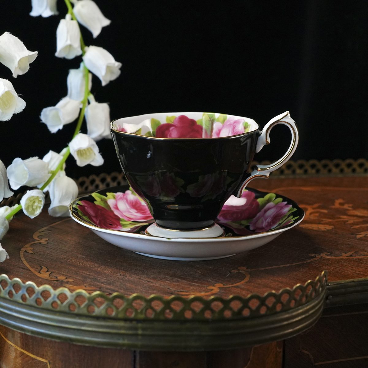 Vintage Royal Albert Old English Roses Black Teacup & Saucer photo 4