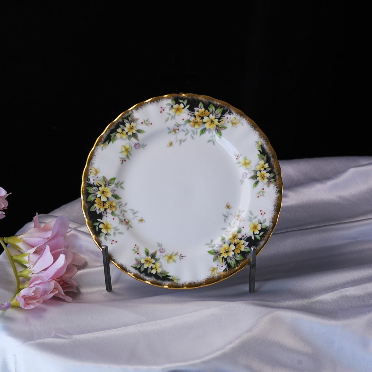 Vintage Royal Albert Royal Ascot Side Plate – Yellow Jasmine on Black Ground, Gilt Scalloped Rim, Bone China, England 1980s