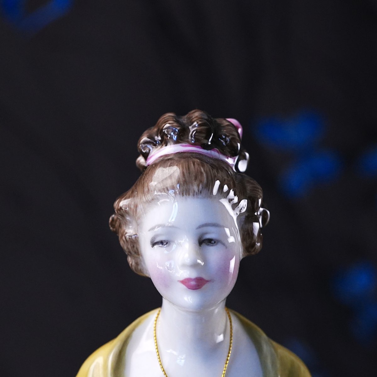 Vintage Royal Doulton Melanie HN 2271 Figurine photo 2