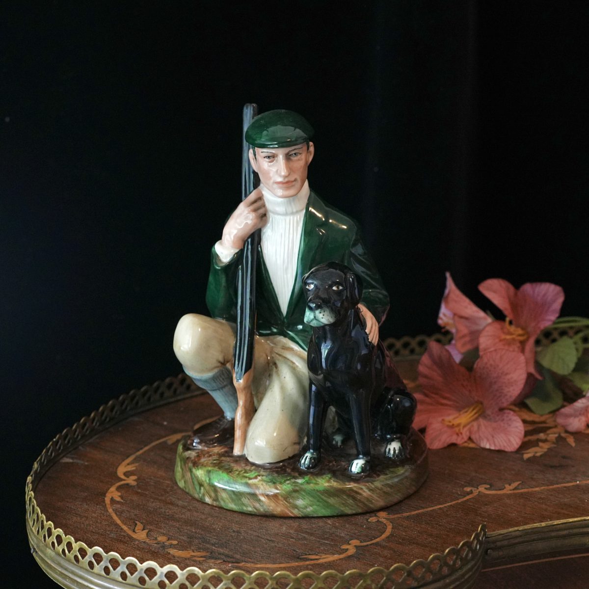 Vintage Royal Doulton The Gamekeeper Figurine HN2879 – Green Shooting Jacket, Black Labrador, Shotgun, Bone China, England 1980s