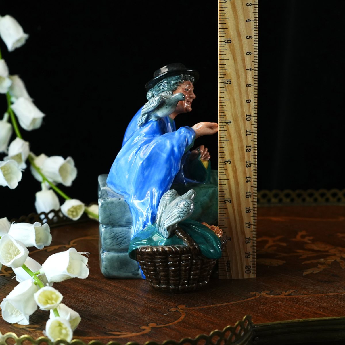 Vintage Royal Doulton Tuppence A Bag HN 2320 Figurine photo 4