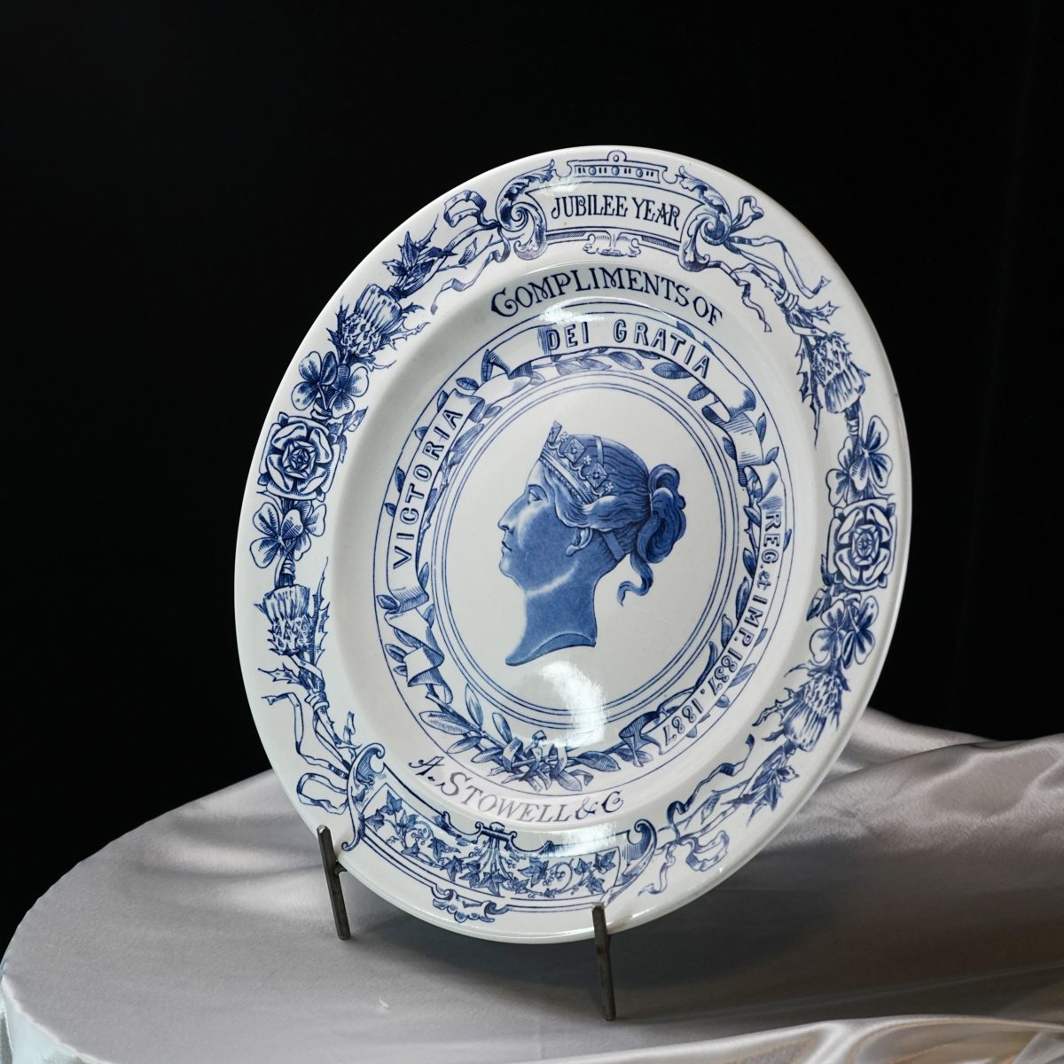 Antique Royal Worcester Queen Victoria Golden Jubilee Plate 1887 photo 2