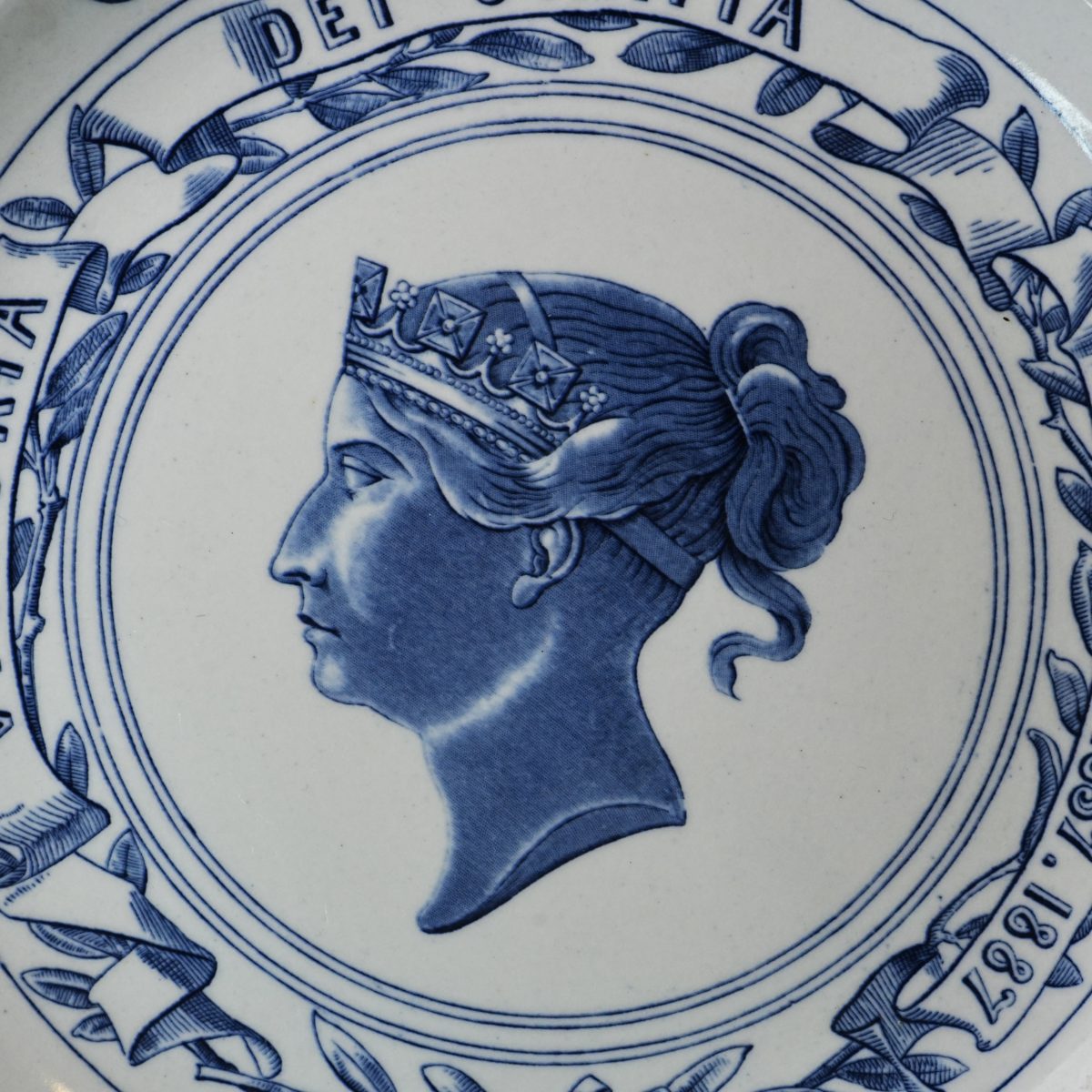 Antique Royal Worcester Queen Victoria Golden Jubilee Plate 1887 photo 3