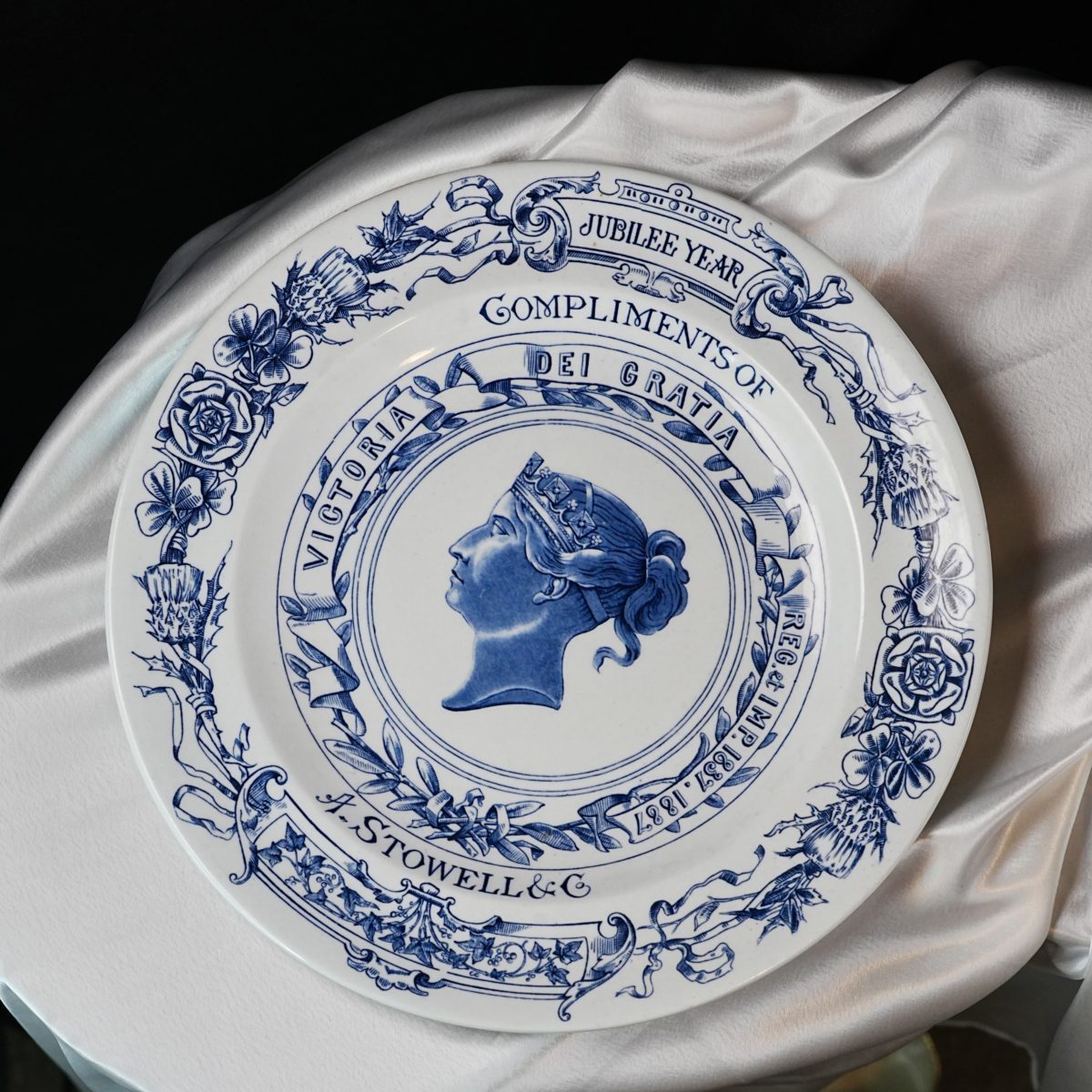 Antique Royal Worcester Queen Victoria Golden Jubilee Plate 1887 photo 5