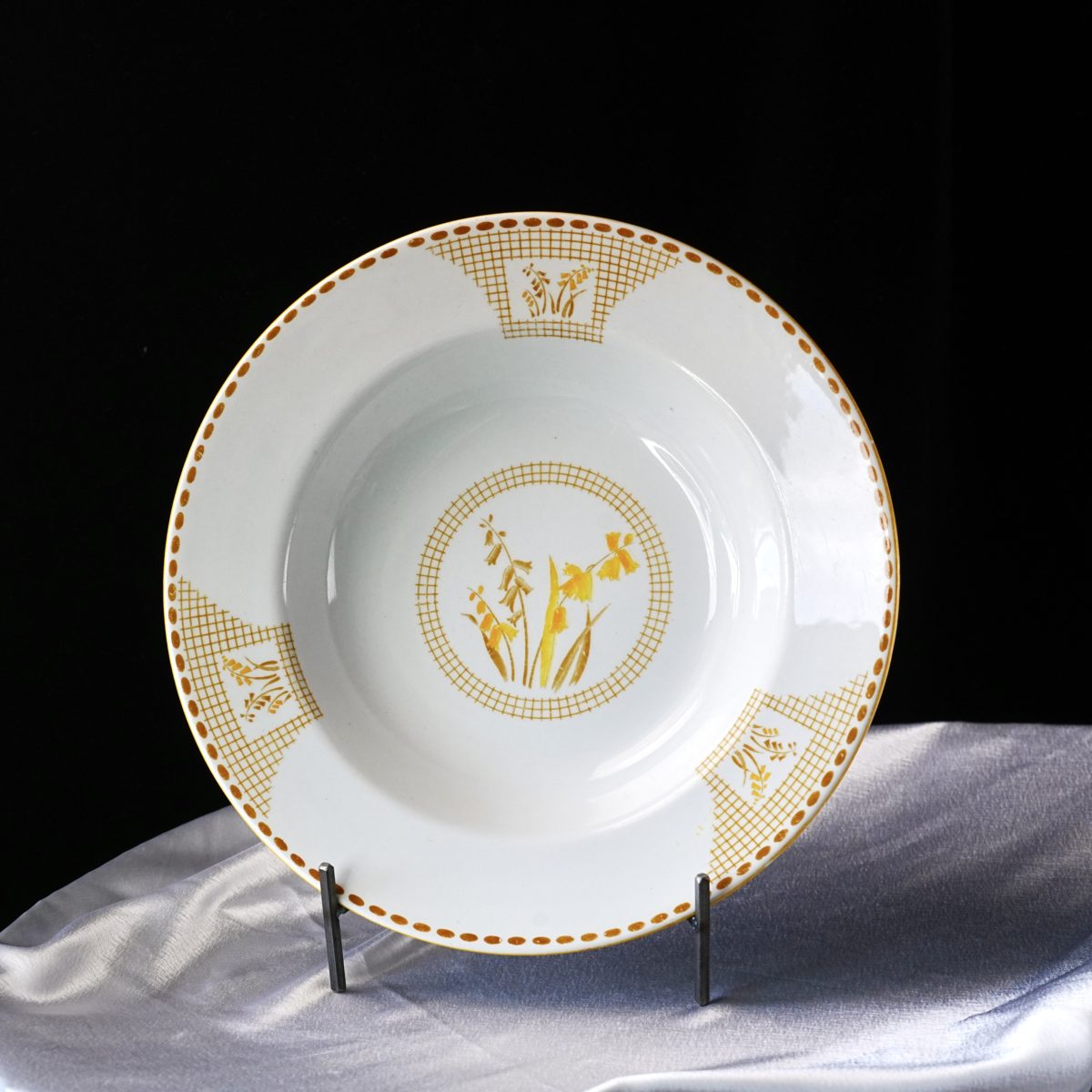 Vintage Shelley Art Deco Rim Soup Bowl – Gold Geometric Wildflower Medallion, Beaded Orange Rim, Bone China, England 1950s