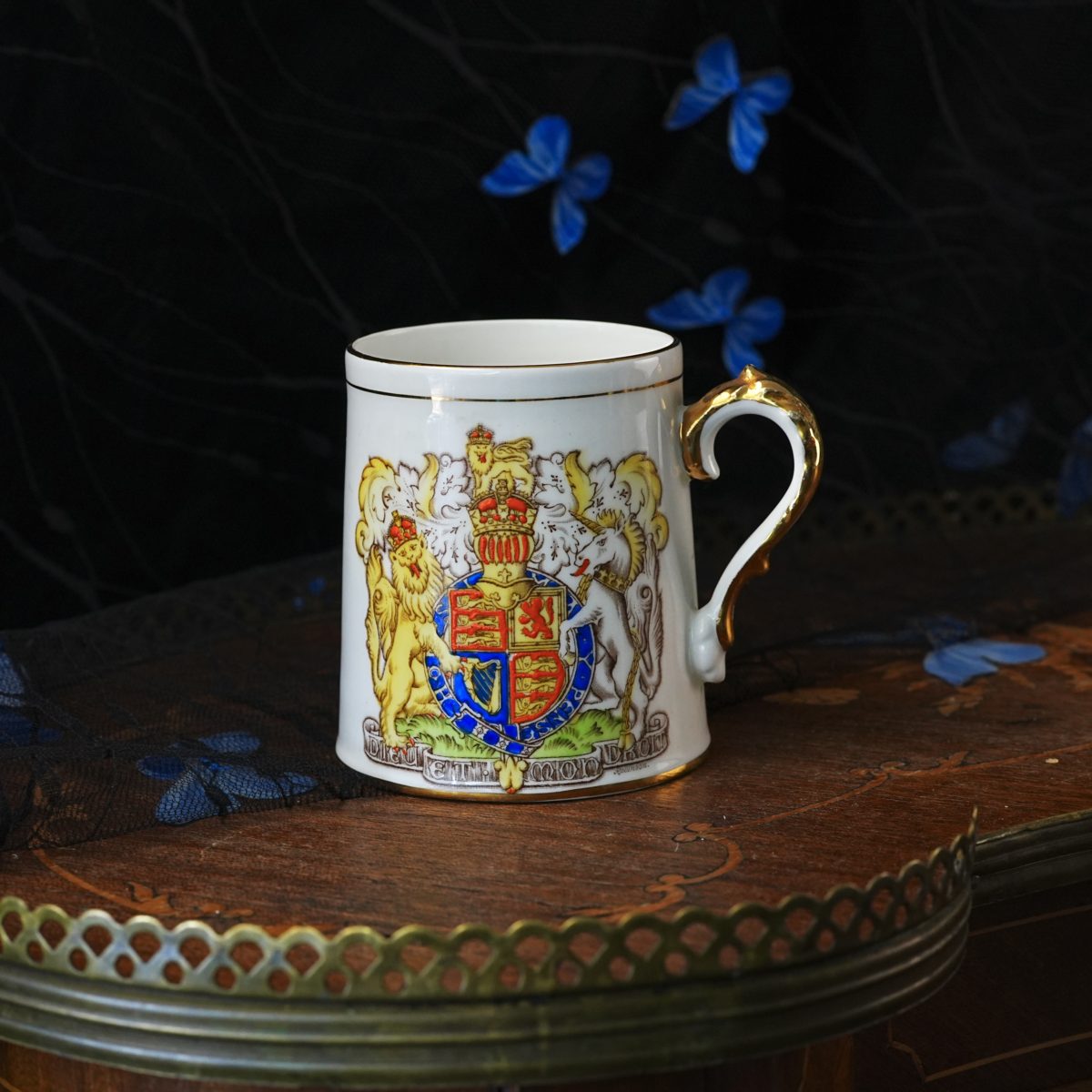 Vintage Stanley Fine Bone China Coronation Mug Elizabeth II – Full Sentence Inscription, Westminster Abbey, Royal Arms, Gilt Handle 1953