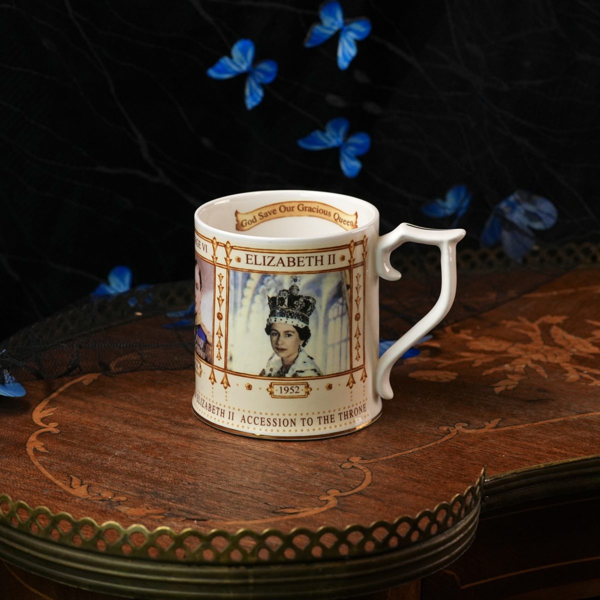 Vintage Sutherland Accession Mug Queen Elizabeth II – Limited Edition 5000, Five Monarch Portraits, Peter Jones Exclusive, Bone China 2002
